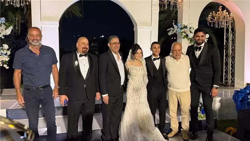 زفاف سعيد للعروسين