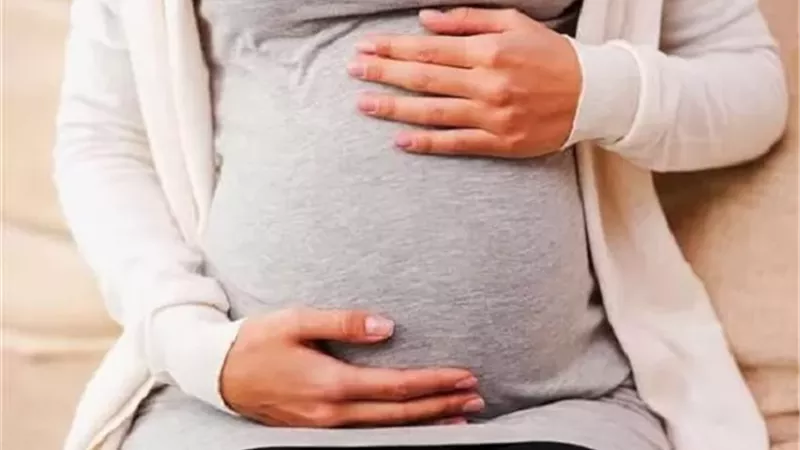 أقل مدة للحمل..كيف استنبط العلماء الحكم من آيات القرآن الكريم؟