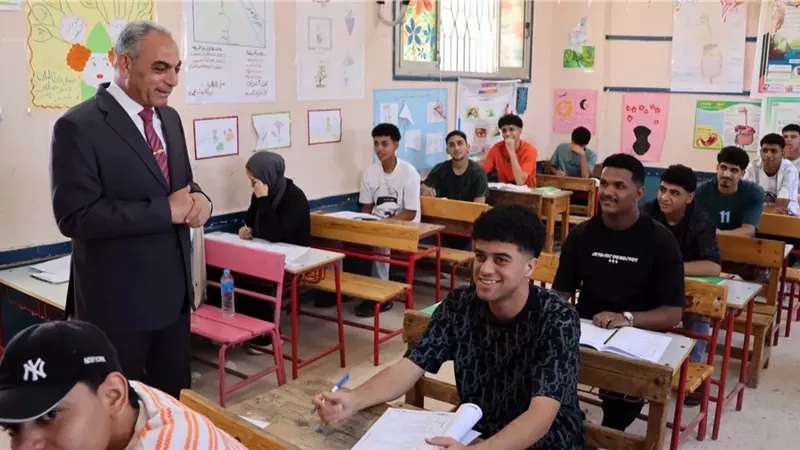 محافظ الإسماعيلية يتفقد لجان امتحانات الثانوية العامة في فايد.صور