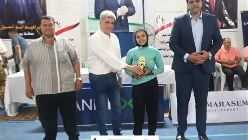 محافظ أسيوط يهنئ سيدات الكرة الطائرة بعد التتويج بالمركز 2 للدورى