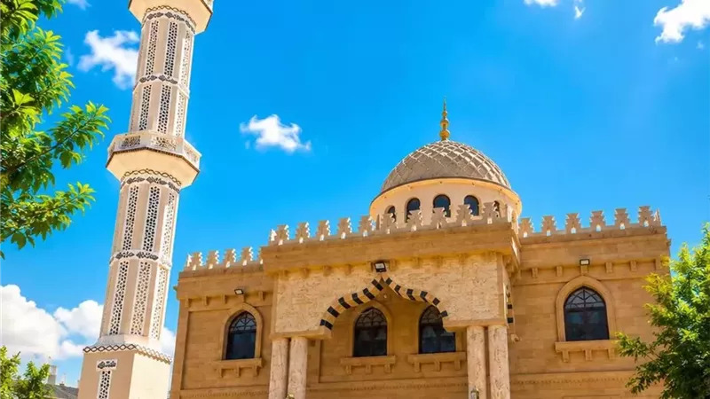 مسجد الرحمن صرح دعوي بالجهود الذاتية لأهالي الإسماعيلية
