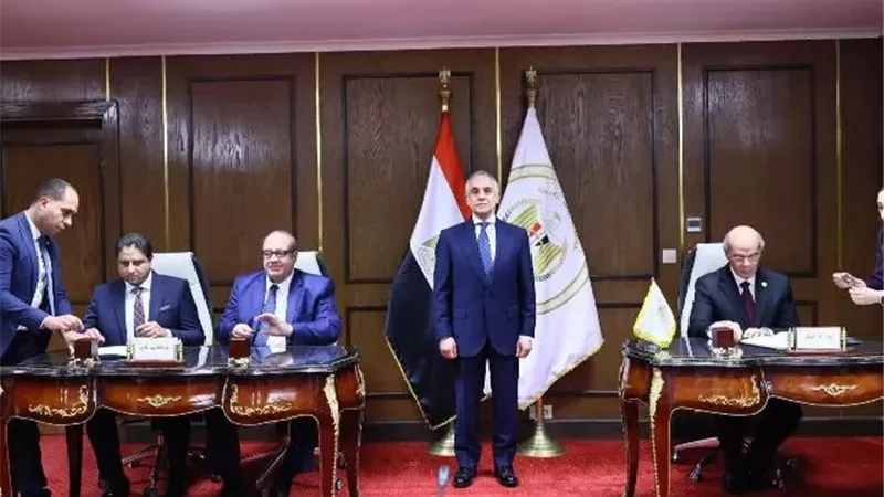 وزارة العدل توقع ثلاثة بروتوكولات للتوسع فى التحصيل الإلكتروني