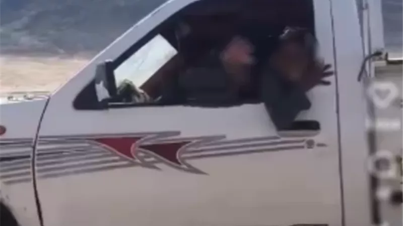 الأمن يضبط سيارة ربع نقل منتهية التراخيص قادها طفل بعمر 11 عاماً
