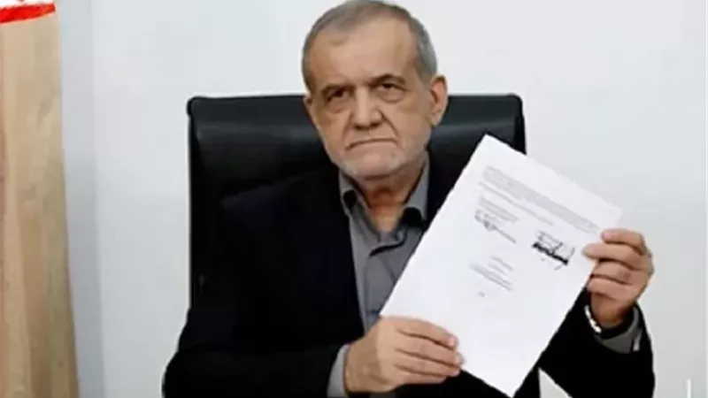 الرئيس الإيراني: صواريخنا ليست جزءًا من أي اتفاق مع واشنطن