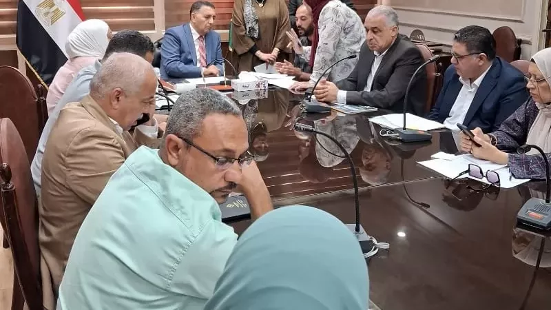 محافظ القليوبية يبحث مشاكل وطلبات مواطني بنها وكفر شكر وطوخ وقها