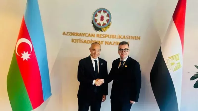 وزير التخطيط يبحث التكامل الإقليمي مع وزير الاقتصاد الأذربيجاني