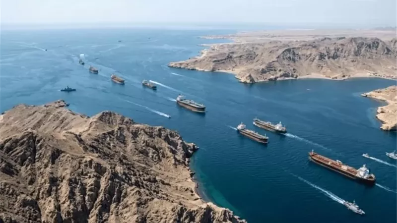 إيران توضح إجراءات عبور السفن لمضيق هرمز