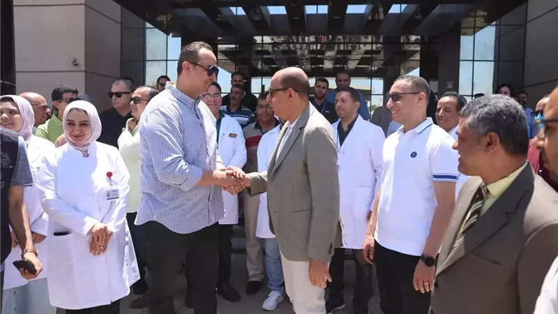 محافظ المنياوالسبكى يتابعان ميدانيًاجاهزية مستشفى سمالوط النموذجي