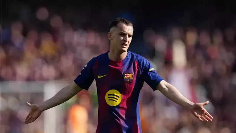 كاسادو يستعد للرحيل عن برشلونة