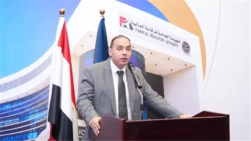 رئيس الرقابة المالية يكرّم الفائزين بأول مسابقة للبحوث العلمية بالهيئة