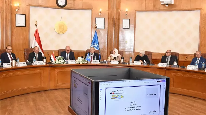 تفاصيل انعقاد مجلس جامعة قناة السويس رقم 477