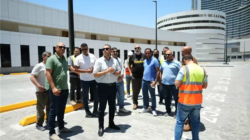 رئيس جهاز العلمين يتابع محاكاة ميدانية لاختبار أنظمة مكافحة الحريق والإخلاء الذكي
