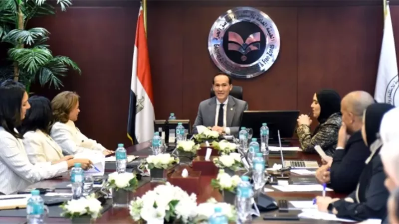 وزير الاستثمار يبحث مع وفد البنك الأوروبي آليات تفعيل مذكرة التفاهم