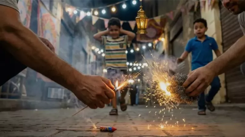 بيان حكم شراء الألعاب النارية واستخدامها في المناسبات