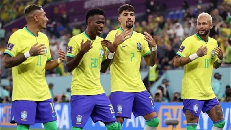 نيمار على دكة بدلاء البرازيل أمام اليابان فى كأس العالم