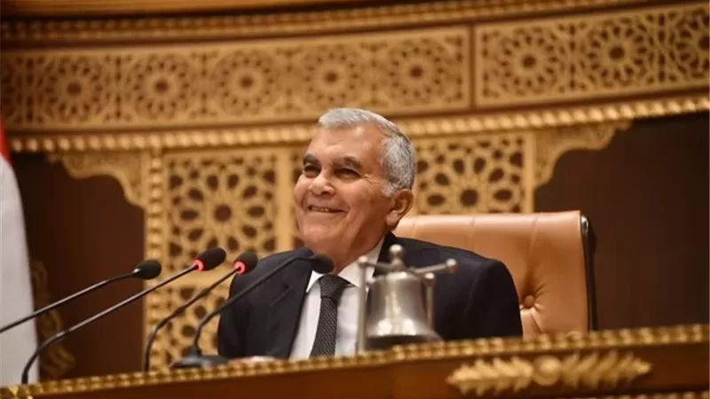 رئيس مجلس الشيوخ يهنئ الرئيس السيسي بذكرى ثورة 30 يونيو المجيدة