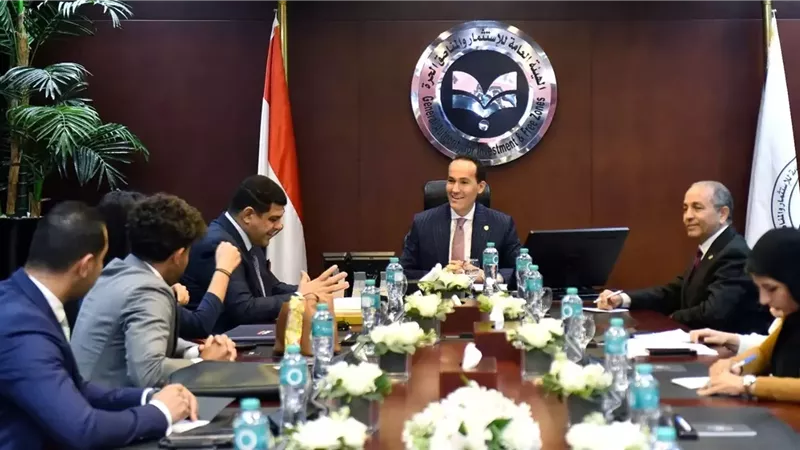 الرئيس التنفيذي للهيئة للاستثمار يبحث مستجدات مشروع برج فوربس