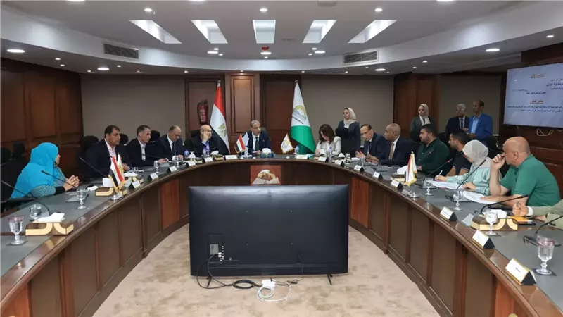 محافظ الجيزة يلتقي المواطنين في اللقاء الأسبوعي