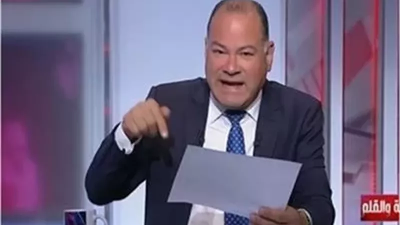 نشأت الديهي: ارفعوا أيديكم عن الدكتورة نوال الدجوي.. فهي قيمة وطنية ورمز للتعليم
