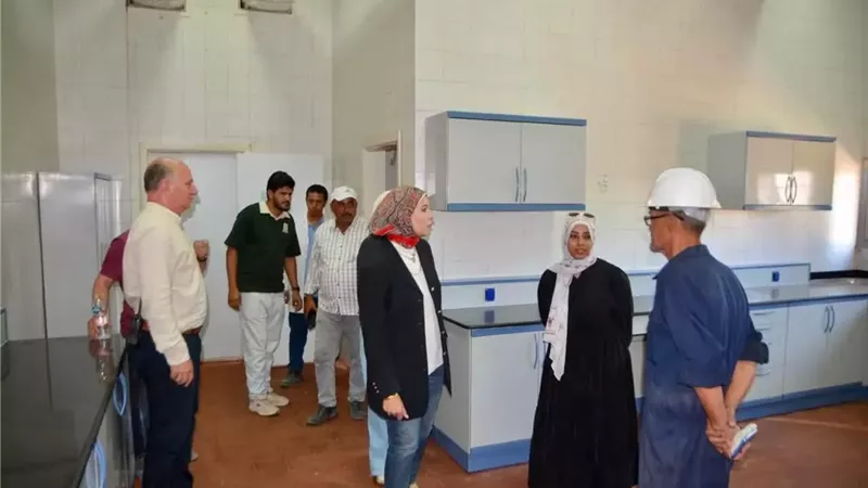 رئيس جهاز السويس الجديدة تتابع تأهيل المعمل المركزي للمياه