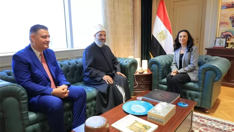 وزيرة التضامن تلتقي رئيس اللجنة الدينية بمجلس النواب