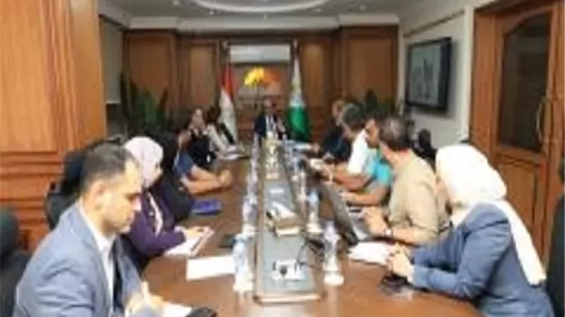 محافظ الجيزة : تكثيف حملات إزالة الإشغالات والتصدي للبناء المخالف