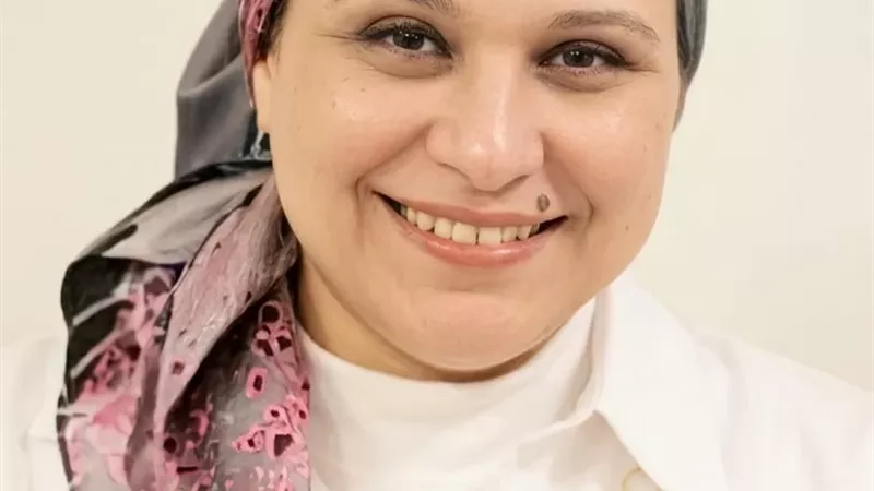 تكريم هند الشلقاني الفائزة بالمركز الأول في مسابقة رواية اليافعين