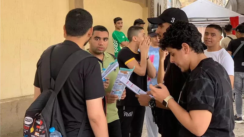 بكاء طلاب العلمي بالثانوية العامة لصعوبة الكيمياء