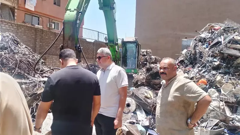 الأنصاري: إخلاء وغلق مخازن فرز وخردة بمنطقة الإخلاص بالطالبية
