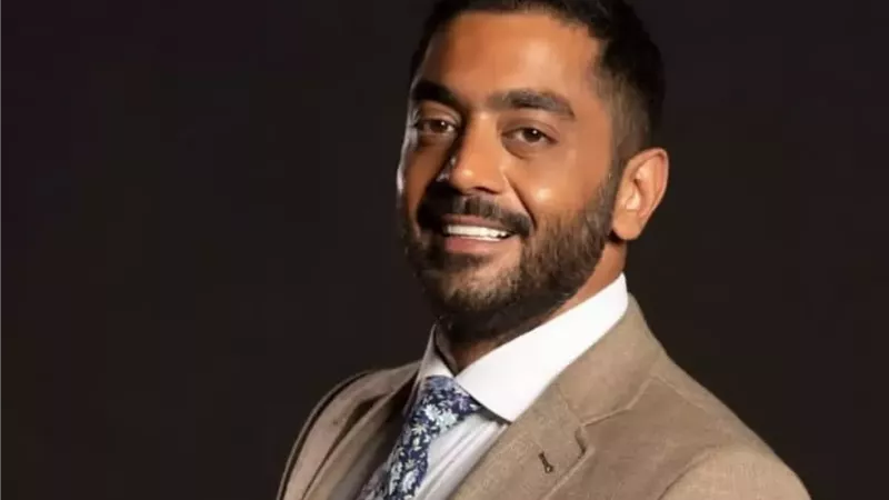 أحمد فلوكس يحتفل بتخرج نجله من المدرسة.. فيديو