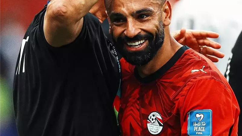 محمد صلاح مازحا عن معسكر المنتخب: حسام حسن 