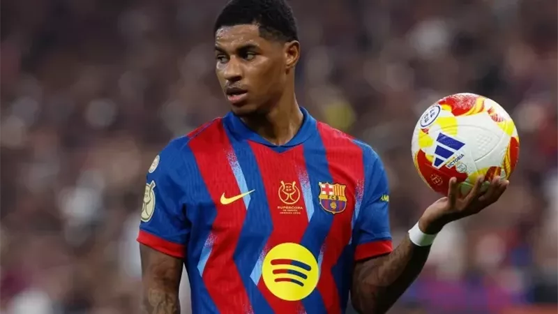 راشفورد يعلق على رحيله من برشلونة