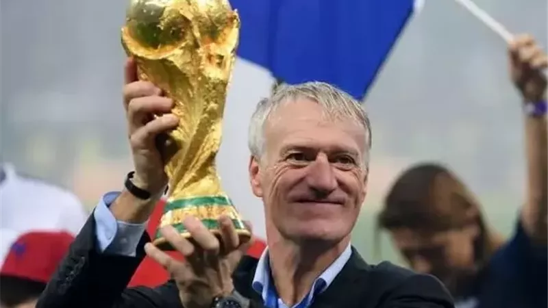 ديشامب يسجل إنجازاً تاريخياً مع الديوك الفرنسية في كأس العالم
