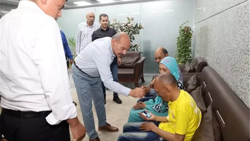 محافظ السويس يستجيب لإستغاثة أسرة من ذوي الهمم