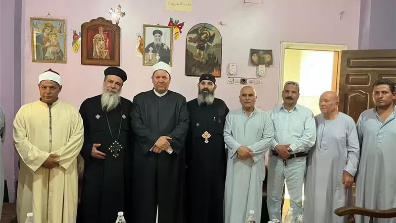 كنيسة قرية حلوة بمطاي تستقبل وفدا من الأوقاف