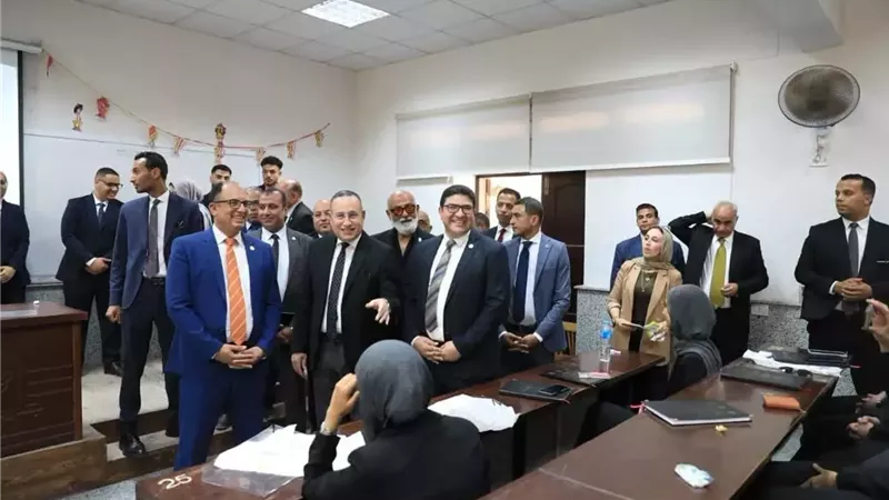 وزير التعليم العالي ورئيس جامعة العاصمة يتفقدان عددًا من المشروعات