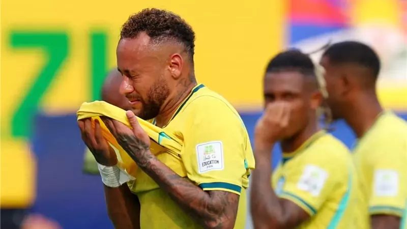 شاهد بكاء نيمار بعد خروج البرازيل من كأس العالم