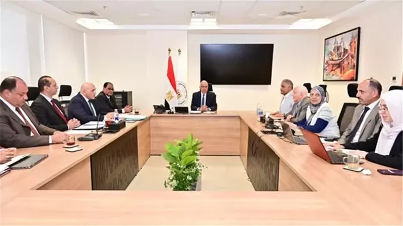 وزير الري يعتمد خارطة طريق لإنشاء إدارة مركزية للتحلية ومعالجة ال