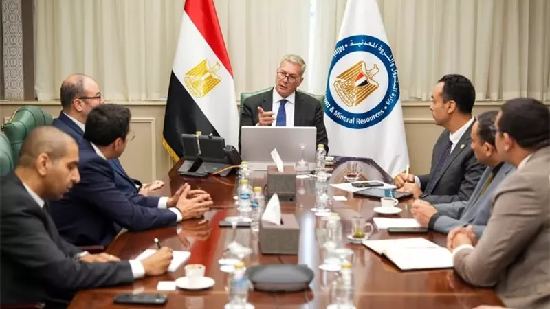 وزير البترول يبحث توظيف الذكاء الاصطناعي لزيادة الإنتاج