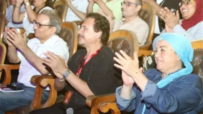 فتاة المترو