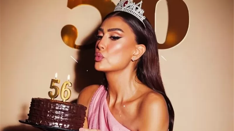 غادة عبدالرازق تحتفل بعيد ميلادها