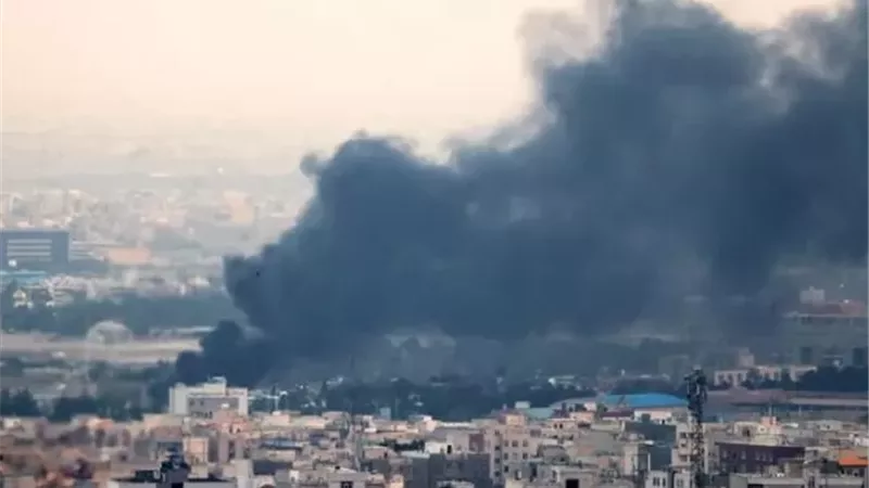 الجيش الأمريكي: قواتنا بدأت سلسلة من الضربات القوية على إيران