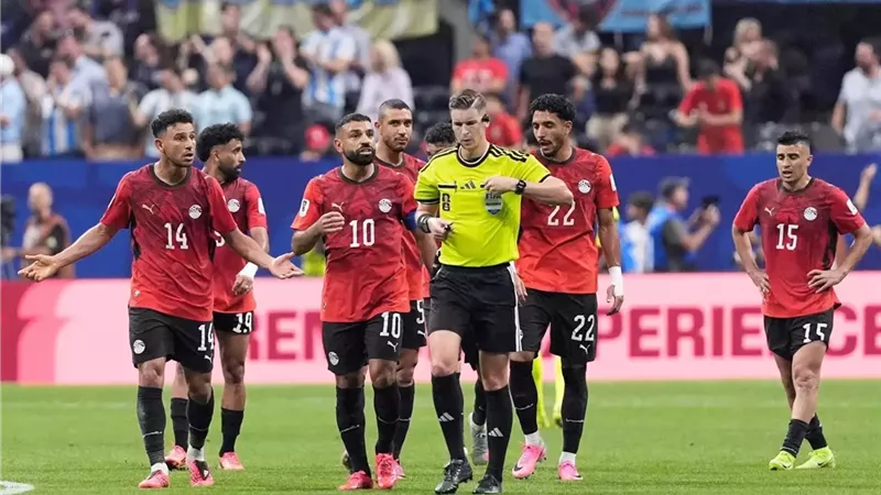 سفير عمان: تحية تقدير وإعجاب لمنتخب مصر.. كسبتم احترام ومحبة العرب