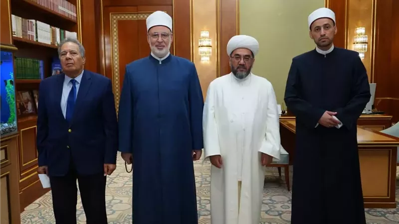 الضويني يلتقي مفتي أوزبكستان ويؤكدان عمق العلاقات الأزهرية