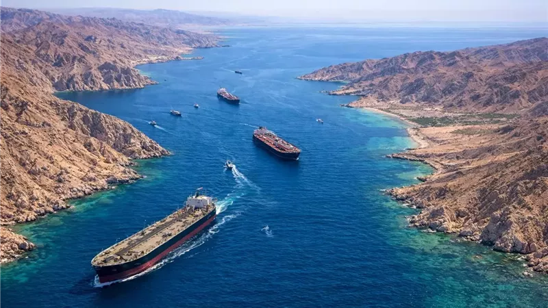 التلفزيون الإيراني: طهران ستغلق مضيق هرمز فى هذه الحالة