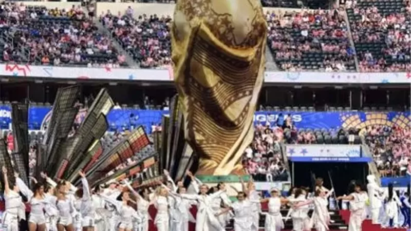 الفيفا يُعلن مشاركة مادونا وشاكيرا وجاستن في حفل ختام كأس العالم