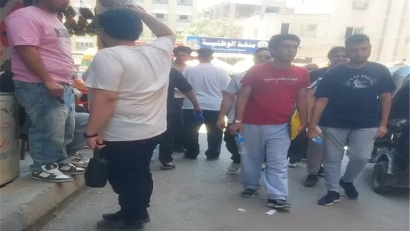 ارتياح بين طلاب الثانوية العامة بالجيزة.. سهولة التاريخ للأدبي والفيزياء ترضى العلمي