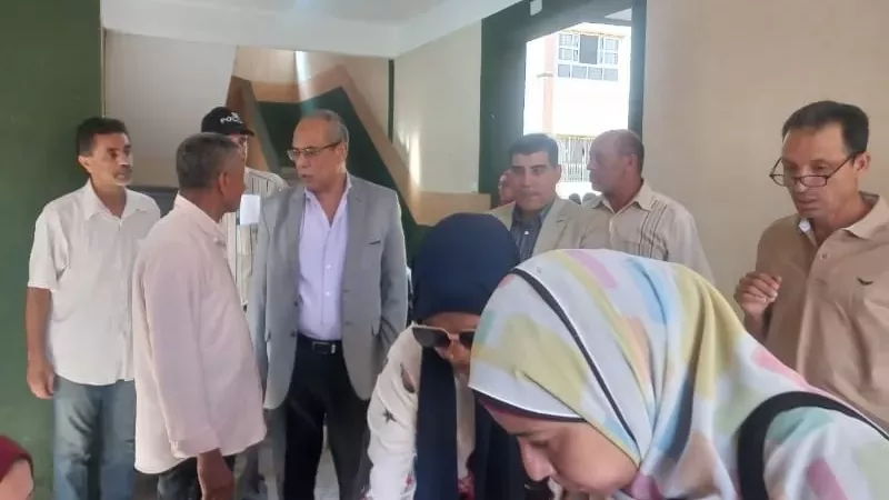 جولة مفاجئة لمدير تعليم القليوبية بلجان كفر شكر للتأكد من انتظام الامتحانات