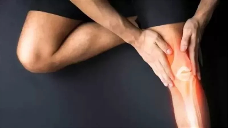 وداعًا لتشنجات ربلة الساق.. خطوات بسيطة تخفف الألم وتمنع تكراره