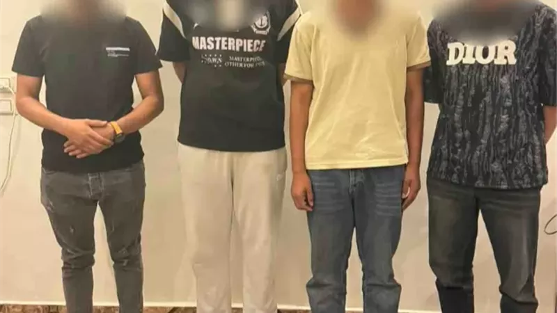 ضبط طالب و3 وسطاء روجوا لسماعات غش الامتحانات في سوهاج